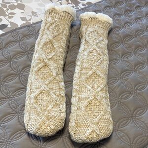 NEW Cozy Knit Cream slippers